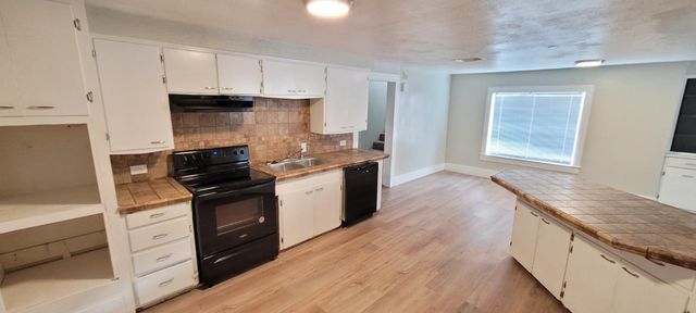 415 W Panhandle Street, Slaton, TX 79364