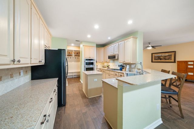 2806 Rosewood Boulevard, Mckinney, TX 75071