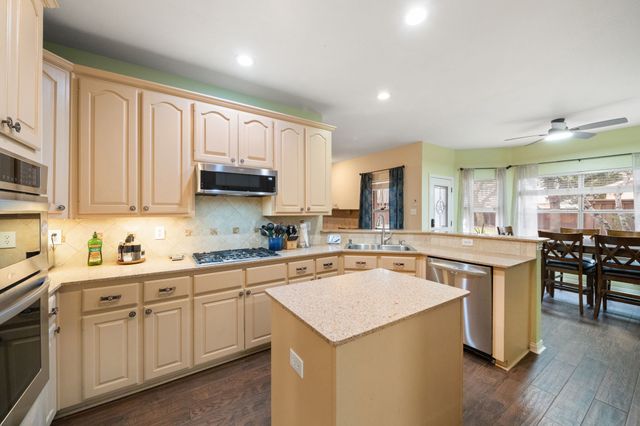 2806 Rosewood Boulevard, Mckinney, TX 75071