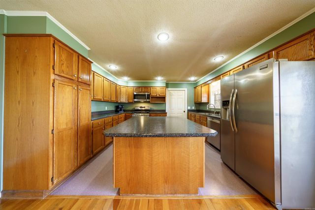 706 N Ridgeview Drive, Mountain View, AR 72560