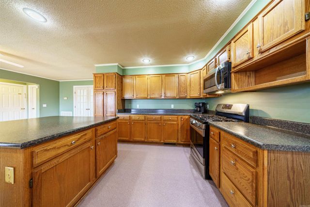 706 N Ridgeview Drive, Mountain View, AR 72560