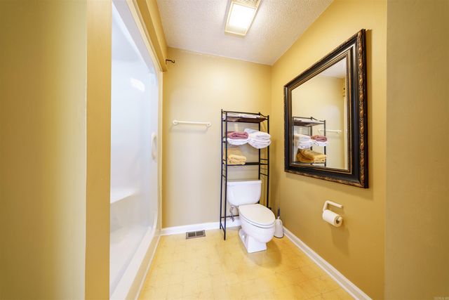 706 N Ridgeview Drive, Mountain View, AR 72560