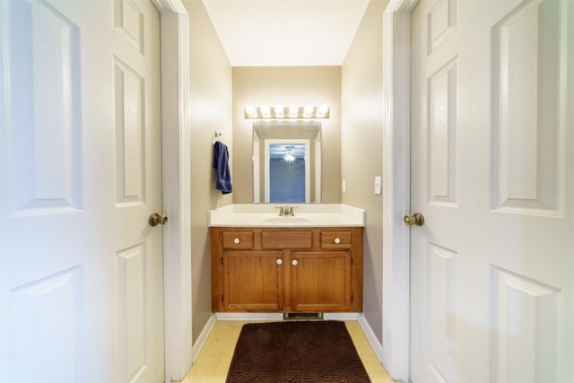 706 N Ridgeview Drive, Mountain View, AR 72560