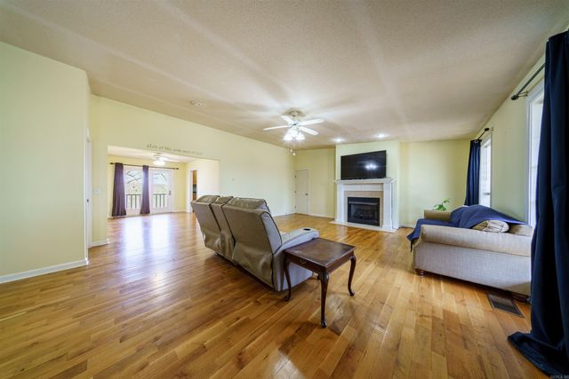 706 N Ridgeview Drive, Mountain View, AR 72560