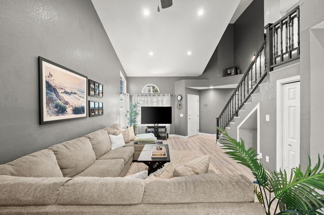 4124 Pebble Oaks Ct, Antelope, CA 95843