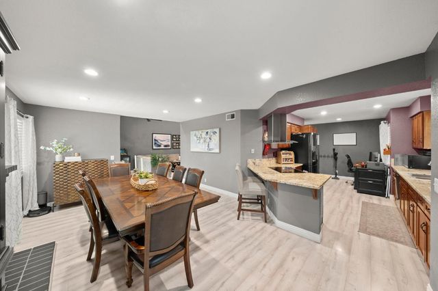 4124 Pebble Oaks Ct, Antelope, CA 95843