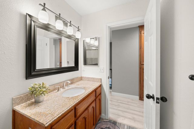 4124 Pebble Oaks Ct, Antelope, CA 95843