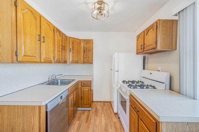 456 15th Street, West Babylon, NY 11704