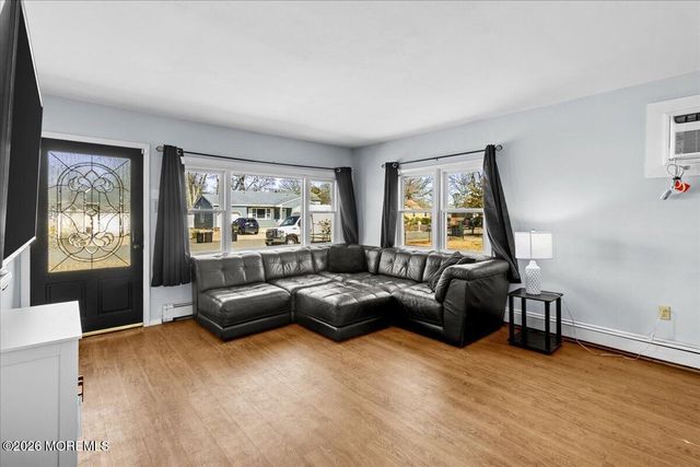 213 Chestnut Drive, Lanoka Harbor, NJ 08734