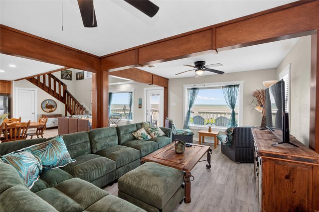 101 Stanek Drive, Surfside Beach, TX 77541