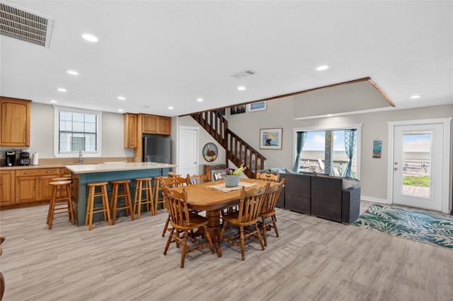 101 Stanek Drive, Surfside Beach, TX 77541
