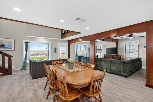 101 Stanek Drive, Surfside Beach, TX 77541