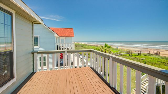 101 Stanek Drive, Surfside Beach, TX 77541