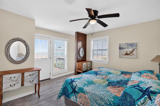 101 Stanek Drive, Surfside Beach, TX 77541