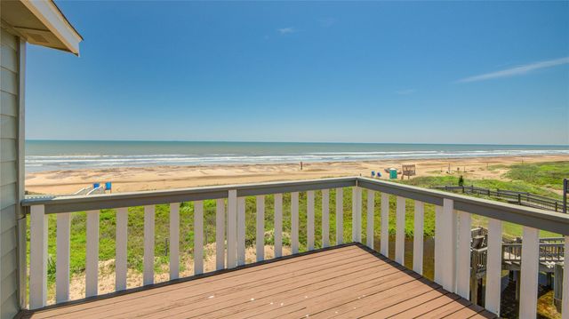 101 Stanek Drive, Surfside Beach, TX 77541
