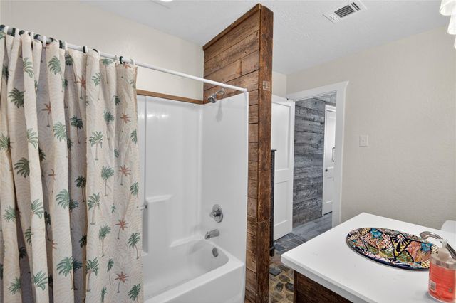 101 Stanek Drive, Surfside Beach, TX 77541