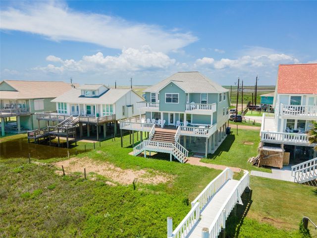 101 Stanek Drive, Surfside Beach, TX 77541