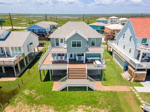 101 Stanek Drive, Surfside Beach, TX 77541