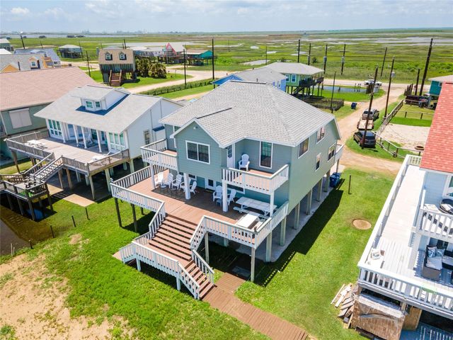101 Stanek Drive, Surfside Beach, TX 77541