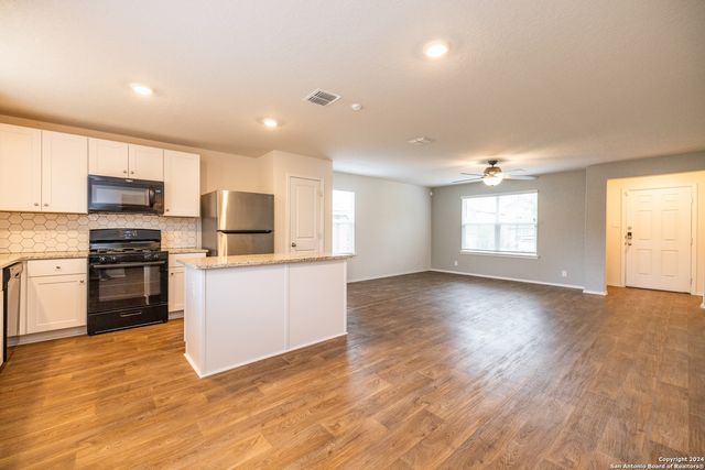 15423 Crimson Topaz, San Antonio, TX 78253