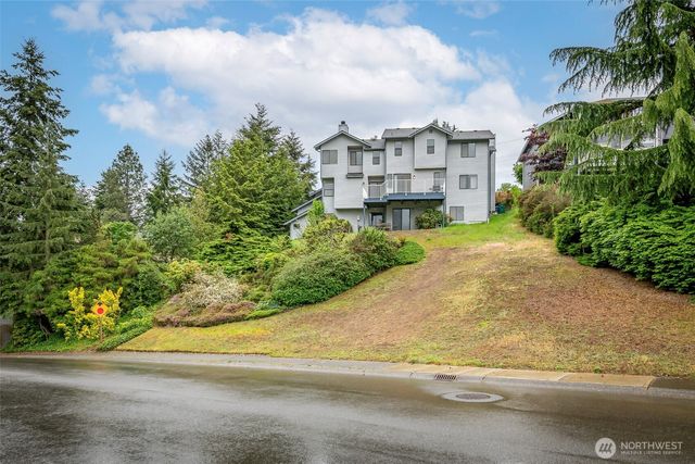 8408 129th Avenue SE, Newcastle, WA 98056