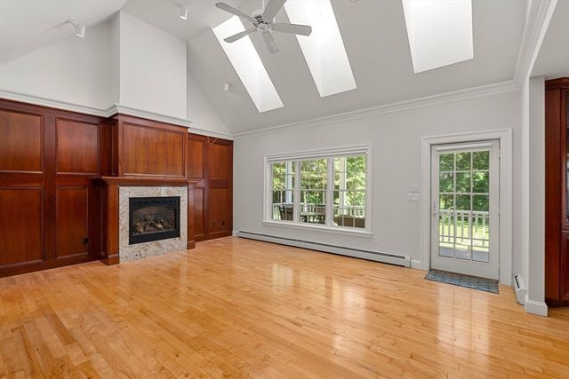 186 Foster St, Littleton, MA 01460