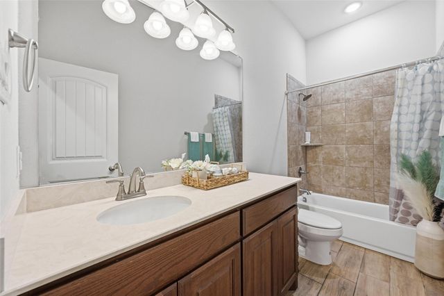 196 Lady Bird Drive, Waxahachie, TX 75165