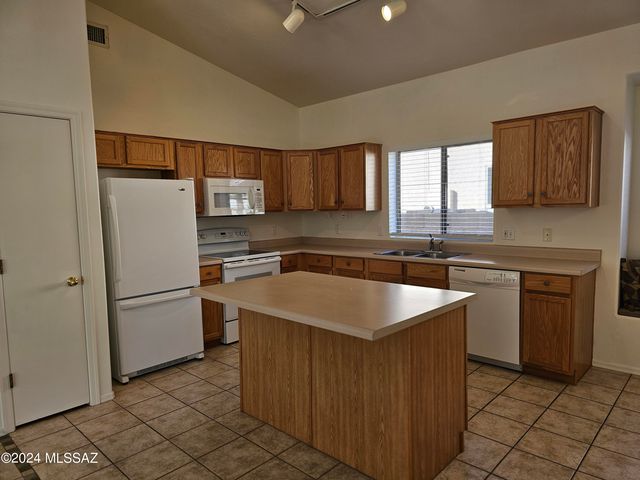 6398 W Rosamond Way, Tucson, AZ 85743