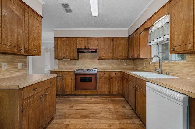 137 Honeysuckle, Beckville, TX 75631