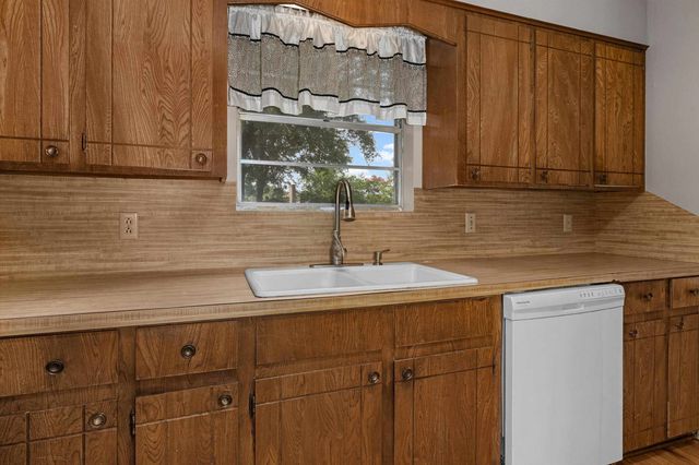 137 Honeysuckle, Beckville, TX 75631