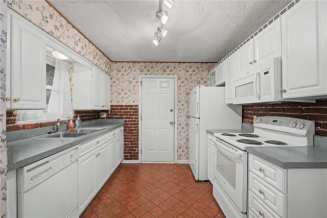 100 Greendale Drive, Kettering, OH 45429