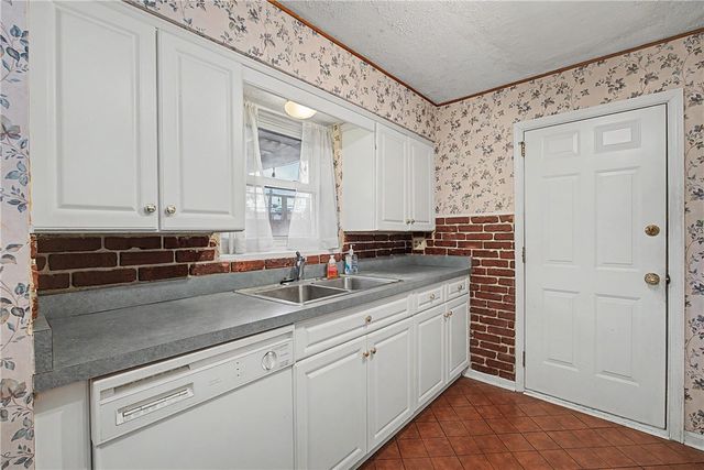100 Greendale Drive, Kettering, OH 45429