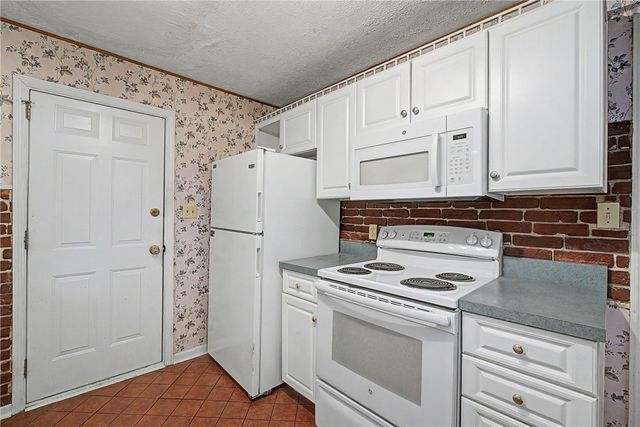 100 Greendale Drive, Kettering, OH 45429