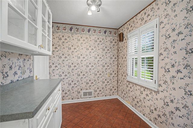 100 Greendale Drive, Kettering, OH 45429