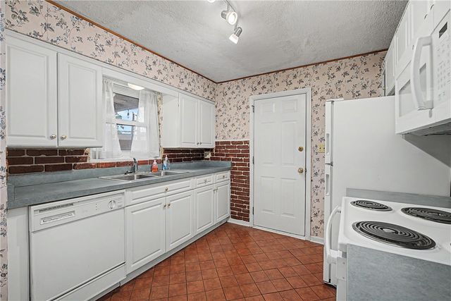 100 Greendale Drive, Kettering, OH 45429