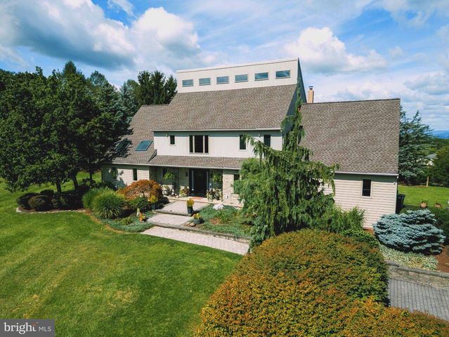 12 STONY RIDGE DR, Mertztown, PA 19539