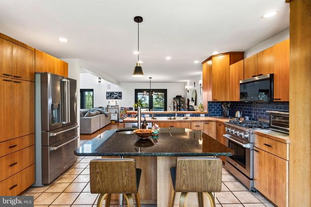 12 STONY RIDGE DR, Mertztown, PA 19539