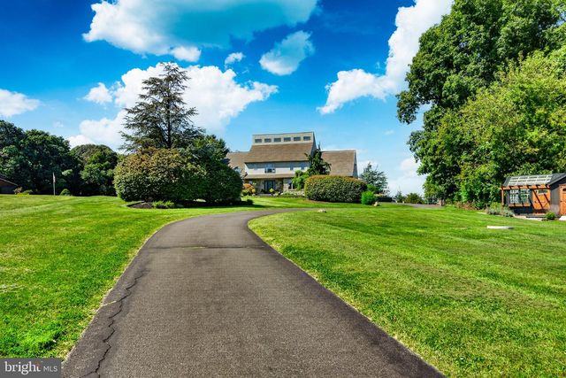 12 STONY RIDGE DR, Mertztown, PA 19539