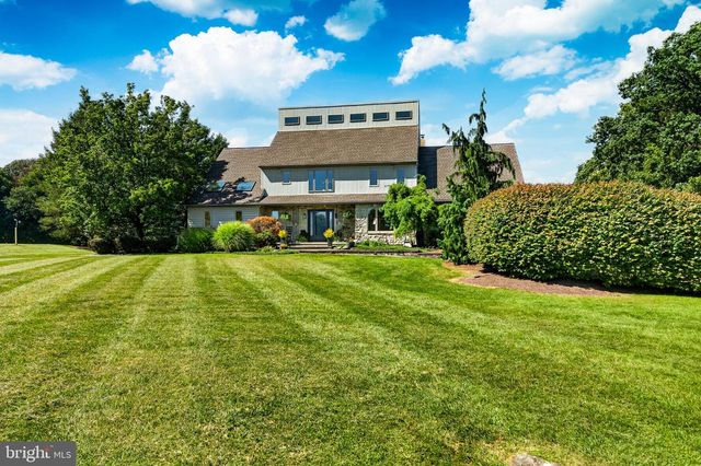 12 STONY RIDGE DR, Mertztown, PA 19539