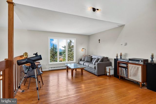 12 STONY RIDGE DR, Mertztown, PA 19539