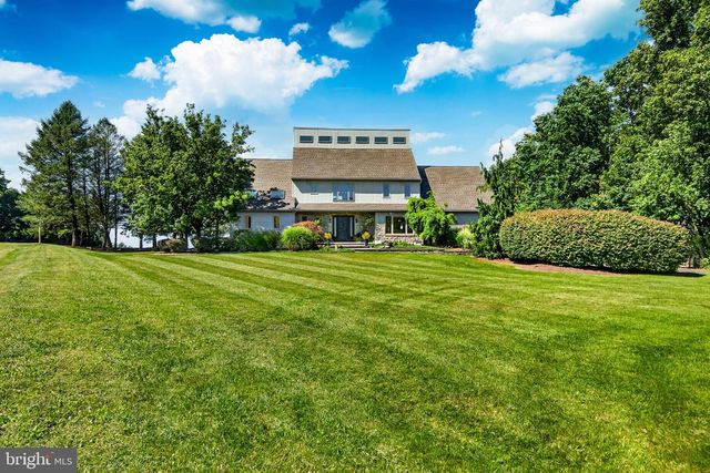 12 STONY RIDGE DR, Mertztown, PA 19539