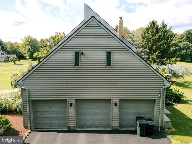 12 STONY RIDGE DR, Mertztown, PA 19539
