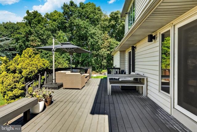 12 STONY RIDGE DR, Mertztown, PA 19539