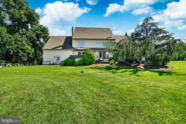 12 STONY RIDGE DR, Mertztown, PA 19539