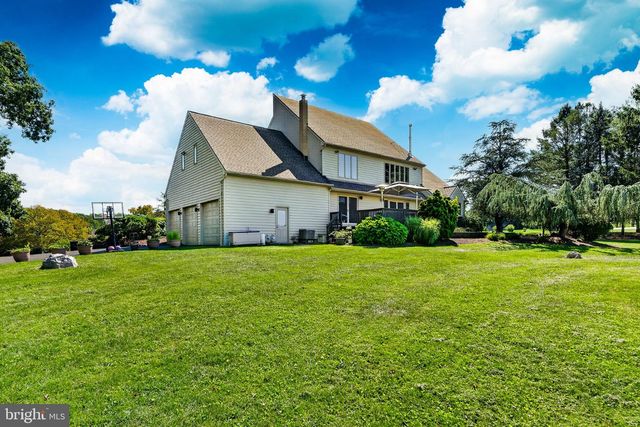 12 STONY RIDGE DR, Mertztown, PA 19539