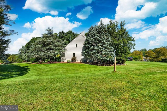 12 STONY RIDGE DR, Mertztown, PA 19539