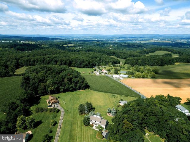 12 STONY RIDGE DR, Mertztown, PA 19539