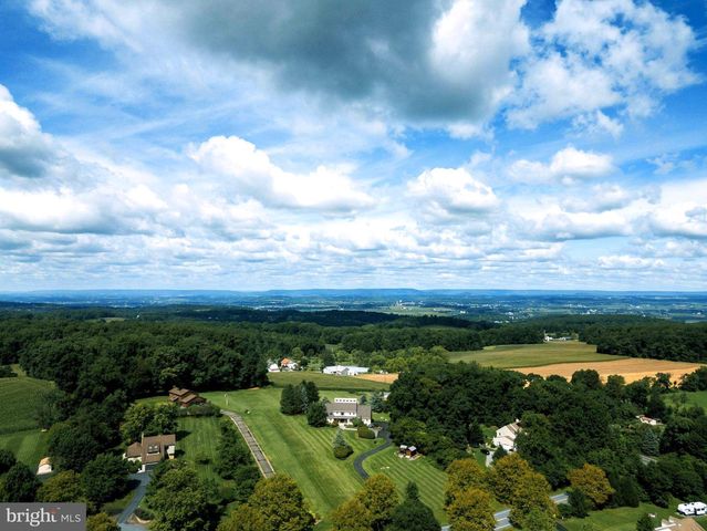 12 STONY RIDGE DR, Mertztown, PA 19539