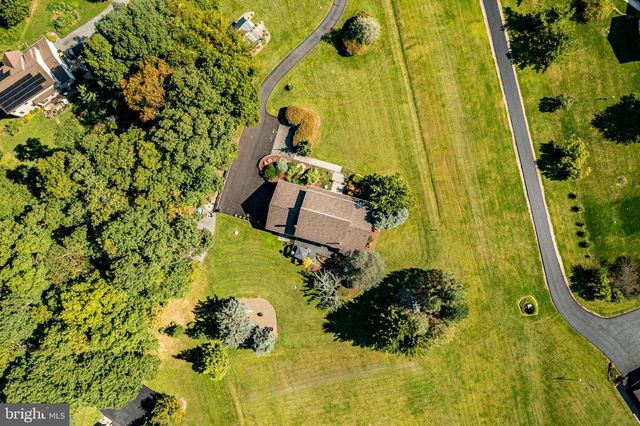 12 STONY RIDGE DR, Mertztown, PA 19539