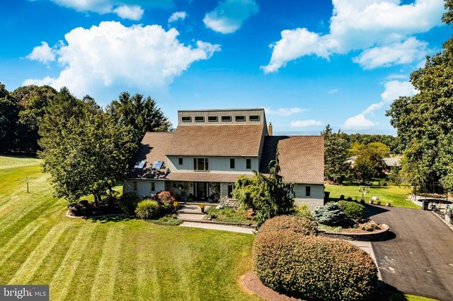 12 STONY RIDGE DR, Mertztown, PA 19539